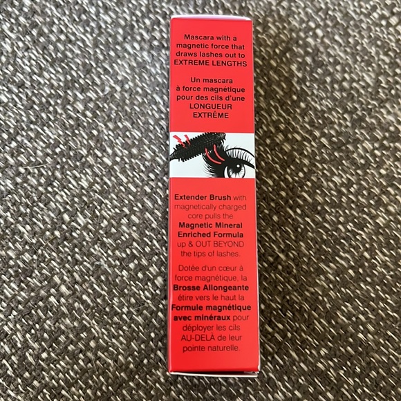 Benefit They’re Real Magnet Mini Mascara - Picture 3 of 3